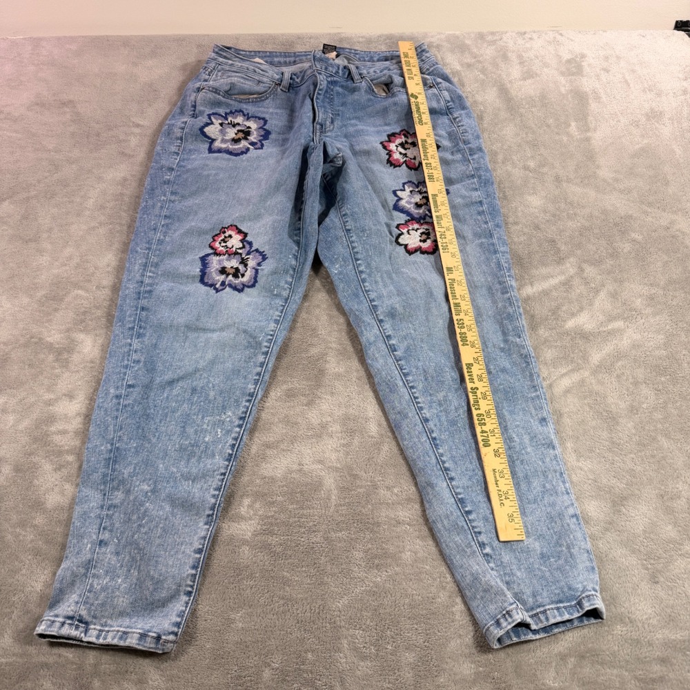 Lane Bryant Boyfriend Jeans Womens 14 Blue Floral Embroidered Acid Wash Denim - Picture 2 of 13
